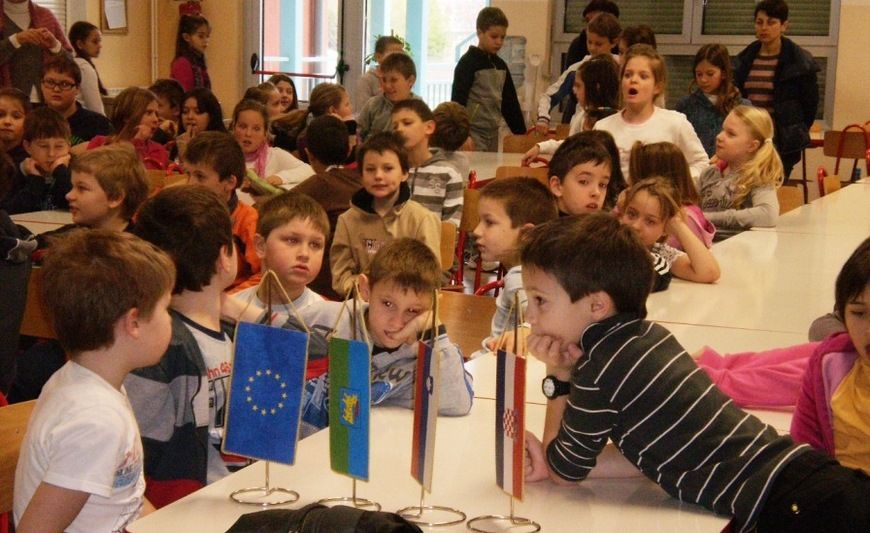Uvodno predavanje eko-kviza u Osnovnoj školi "Vazmoslav Gržalja".