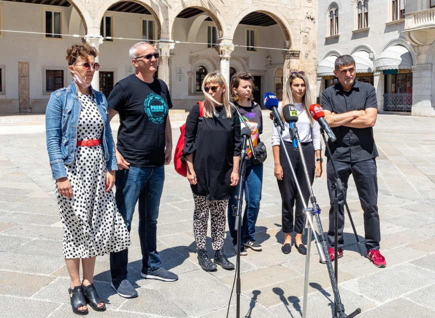 Vodstvo HND-a s novinarima Glasa Istre 27. srpnja u Puli (foto: Srećko Niketić/PIXSELL)