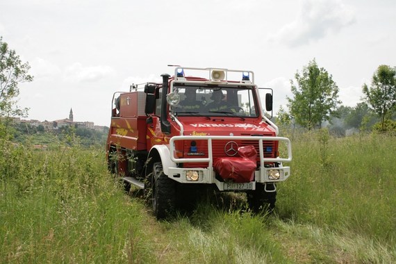 Požar u Buzetu: Uzrok je otvoreni plamen nepoznatog porijekla