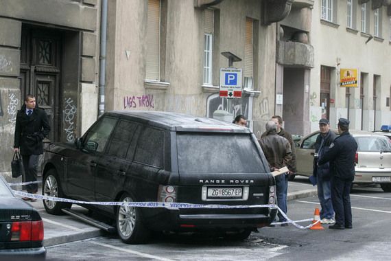 Zapaljen Range Rover vlasnika porečkog Byblosa