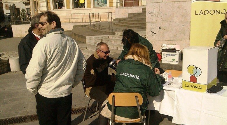 Uz besplatno mjerenje šećera u krvi i tlaka građani mogu glasovati na Ladonjinim predizborima