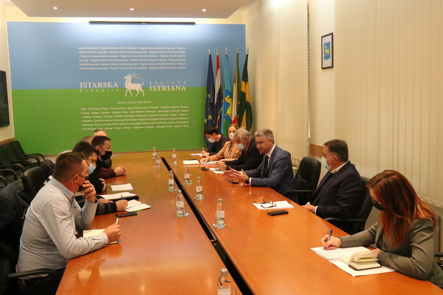Župan Booris Mietić na sastanku u Općini Motovun