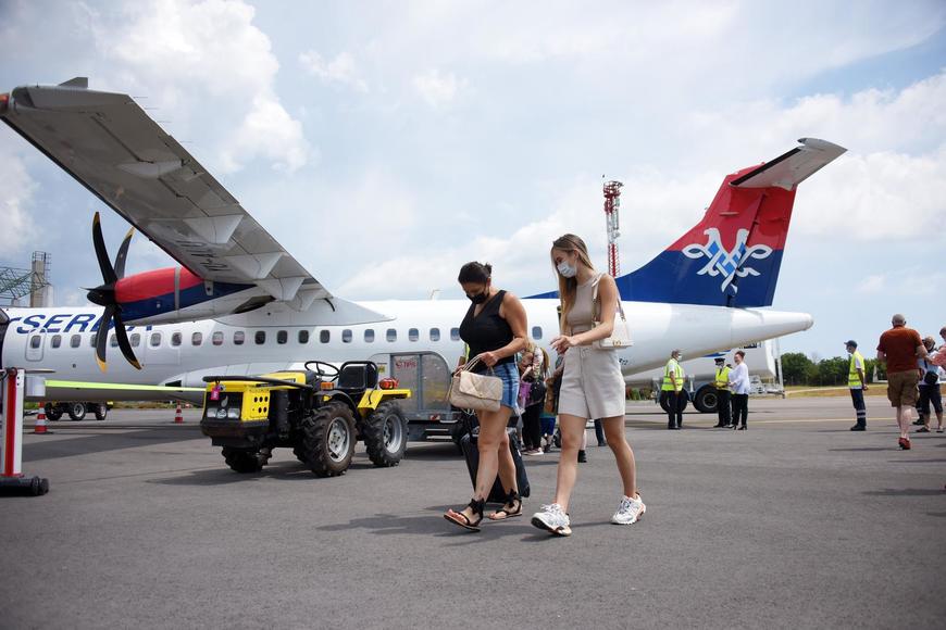 Air Serbia na pulskom aerodromu u srpnju lani (foto: Saša Miljević/PIXSELL)