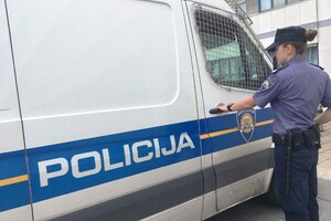 Jedan od švercera iz Srbije autom krenuo prema policajcima