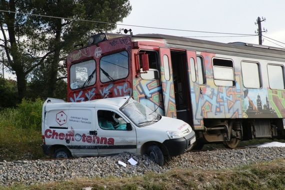 Vlak naletio na kombi, poginuo 50-godišnji Puljanin