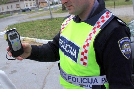 Rovinj: Zagrepčanin s 2,06 promila alkohola u krvi izazvao prometnu nesreću