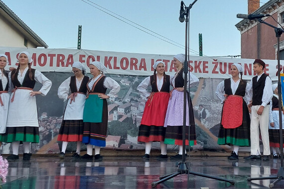 Mala smotra folklora po sedmi put okupila najmlađe folkloraše