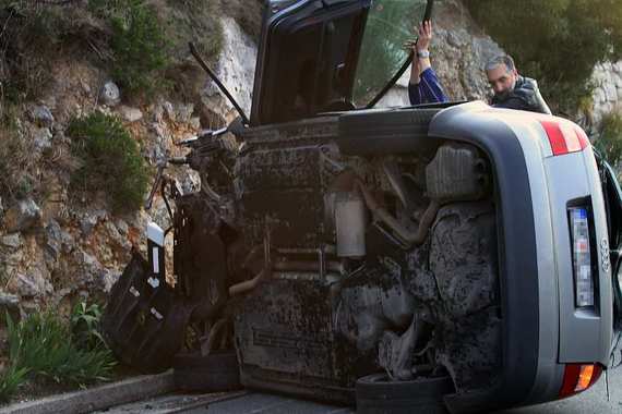 Vozač iz Pazina teško ozlijeđen u prevrtanju automobila