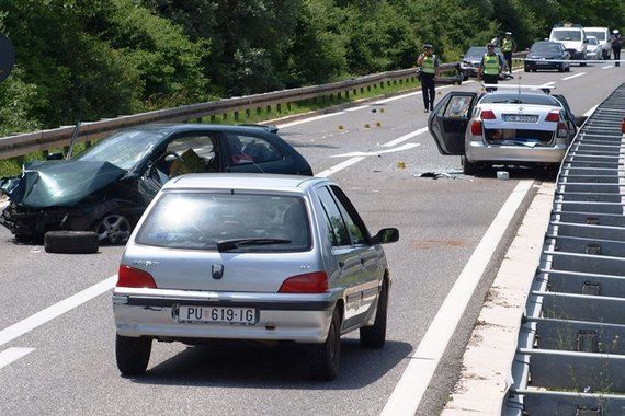 Sudar četiri automobila na Ipsilonu: Nekoliko ozlijeđenih, dvoje teže