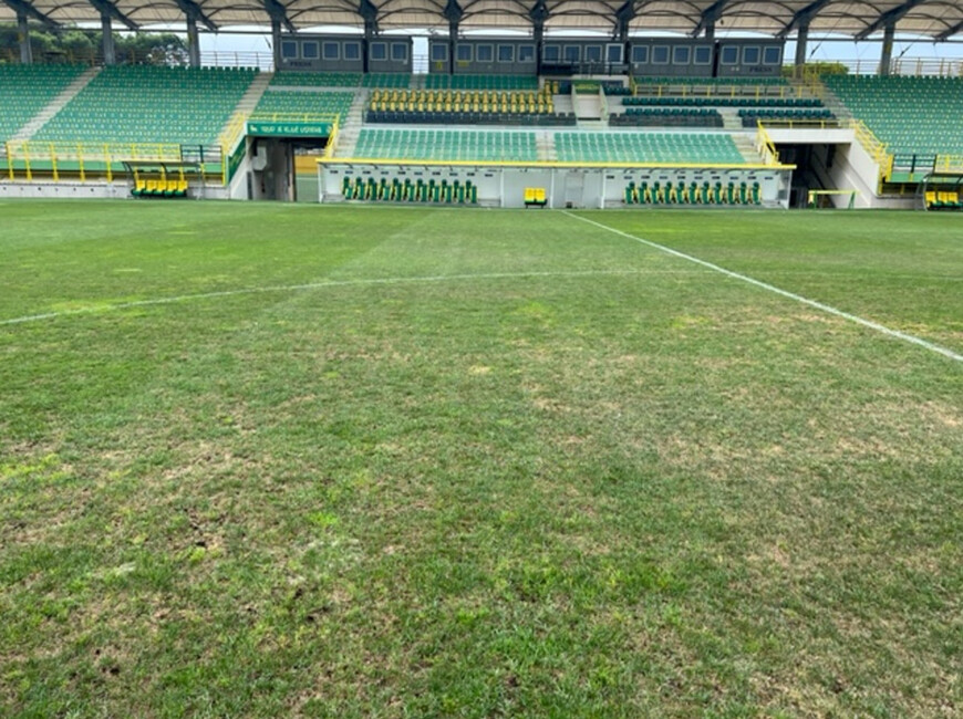 Stanje travnjaka na stadionu Aldo Drosina nije bajno