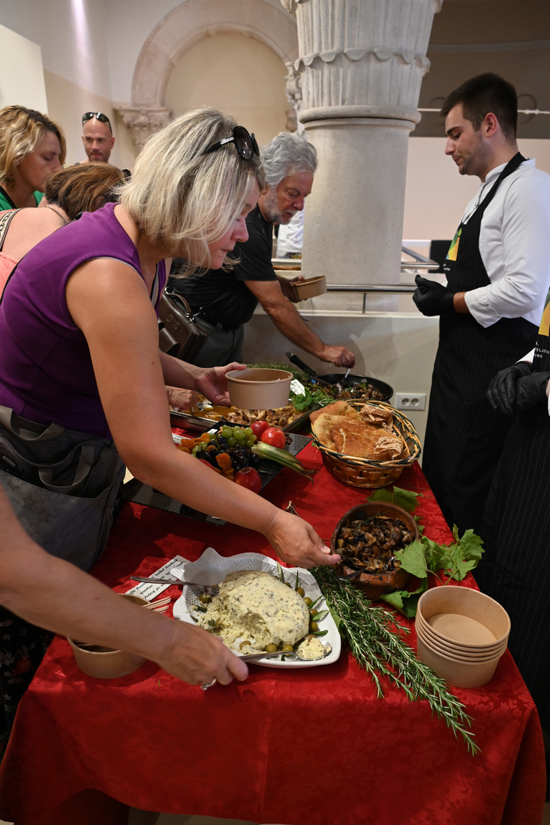 Antičke delicije u Sv. srcima (Foto: Herman Majdič)