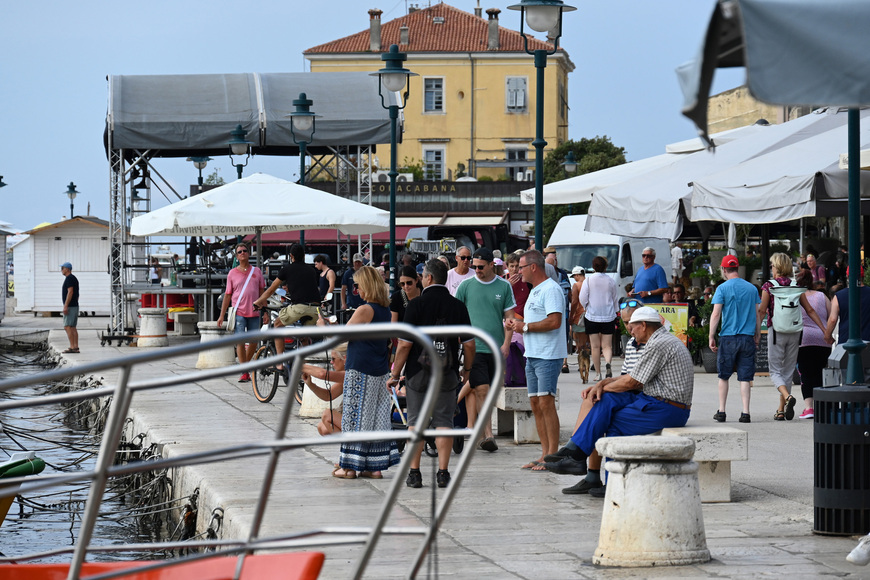 Turisti u Rovinju (Foto: Istarski.hr)