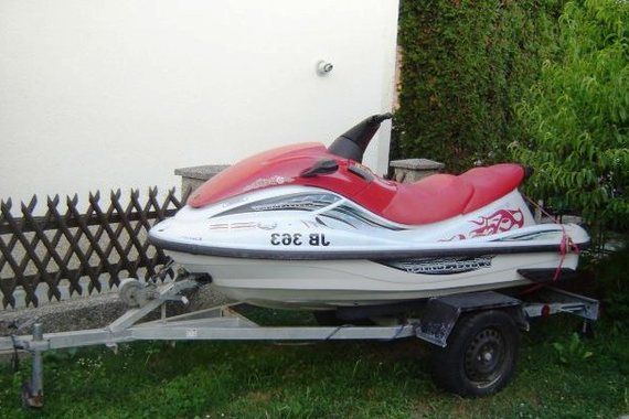 U Poreču ukradena prikolica i jet-ski vrijedni preko 100 tisuća kuna