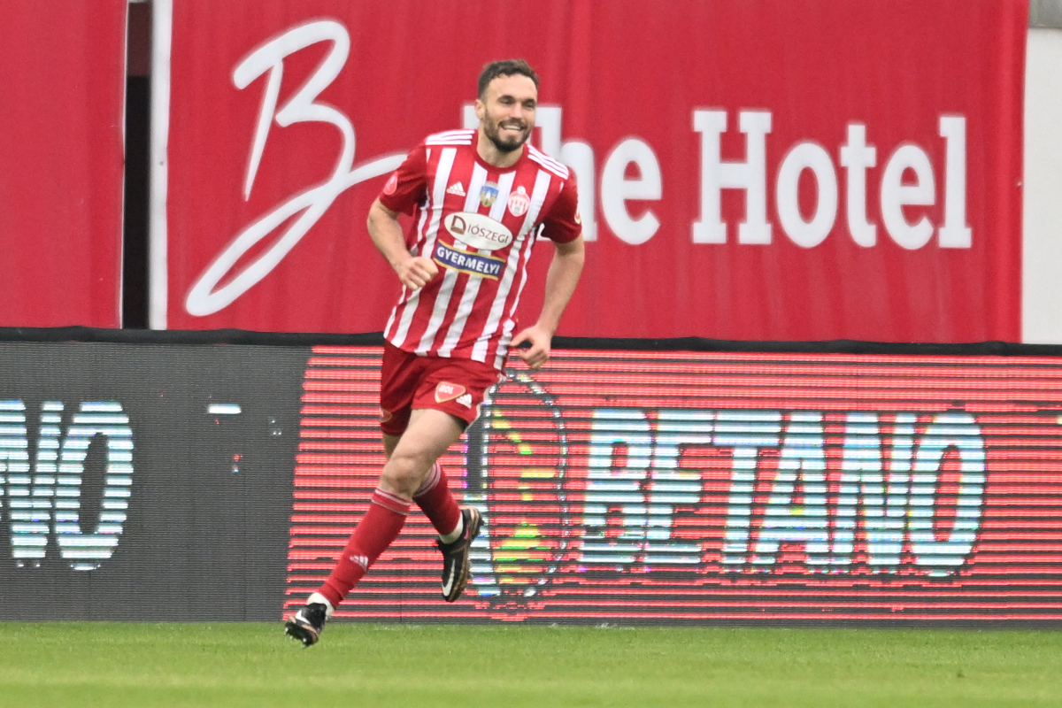 Gabrijel Debeljuh slavi pogodak protiv Cracovije (FOTO: Razvan Pasarica/SPORT PICTURES)