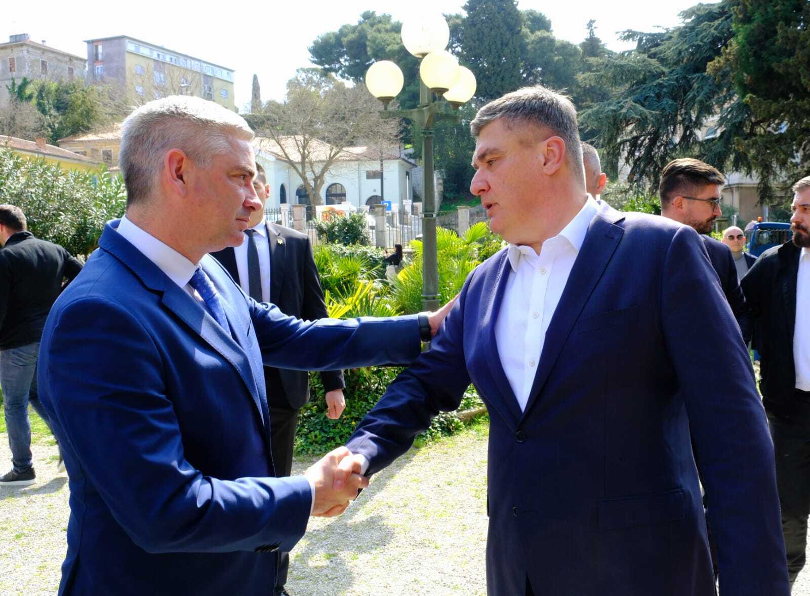 Boris Miletić i Zoran Milanović danas ispred Doma branitelja (foto: Milivoj Mijošek)