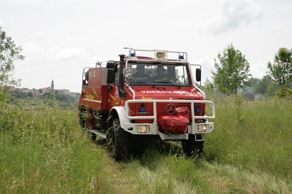 Muškarac palio grane pa upao u vatru