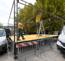 Pozornica je malo stara, ali će poslužiti