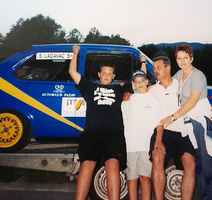 Obitelj Hrvatin na jednoj brdskoj utrci ispred Fiata 127 kojeg je vozio vozač ISTRA racing teama-a