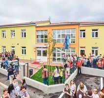 Osnovna škola i vrtić u Petroviji