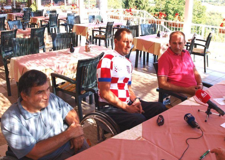 Trener Mladen Pucarić, paraolimpijac Gracijano Turčinović i pazinski gradonačelnik Renato Krulčić