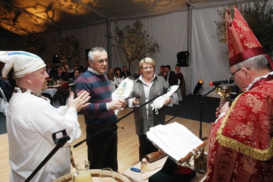Krštenja je obavila skupina ''biskupa'' na čelu s Davorom Dretarom Dreletom (Foto: Jutarnji list)