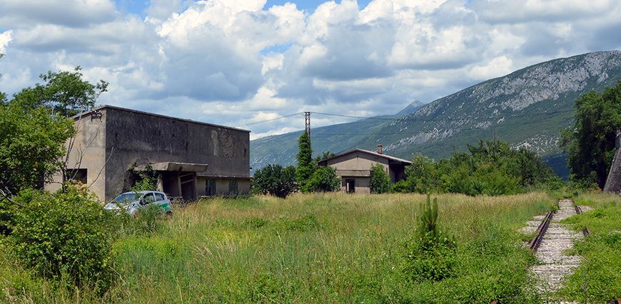 Biljetarnica i skladište na željezničkoj postaji Kožljak