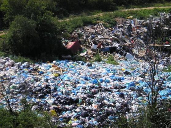 Ilegalno odlagalište otpada u Balama (2005. godine)