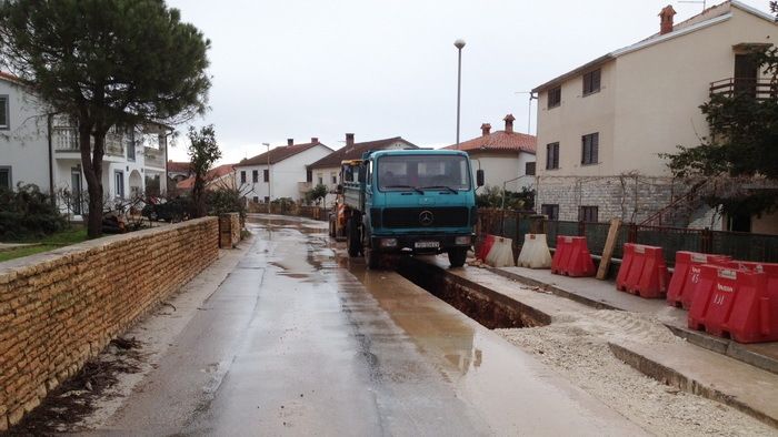 Gradi se kanalizacija na ližnjanskoj cesti