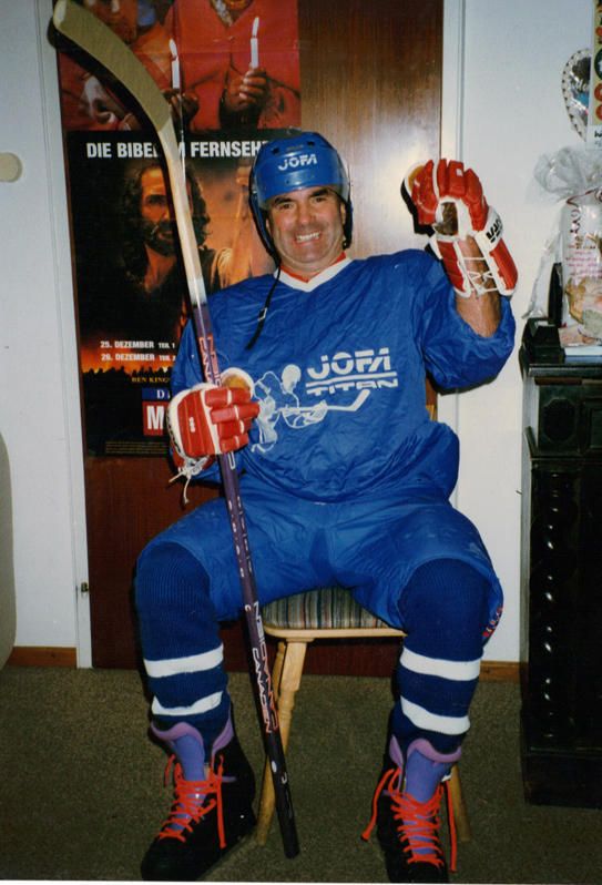 Vlč. Ivan Mlikota je igrao za njemački hokejaški klub u Nersingenu